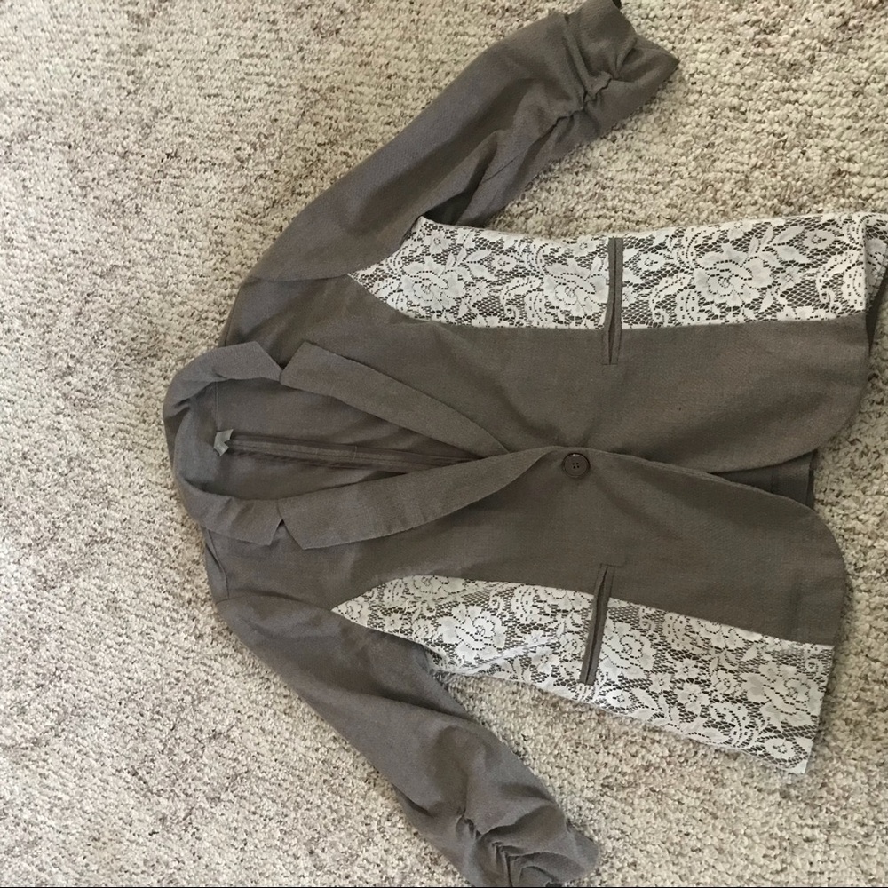 Vanity blazer with lace